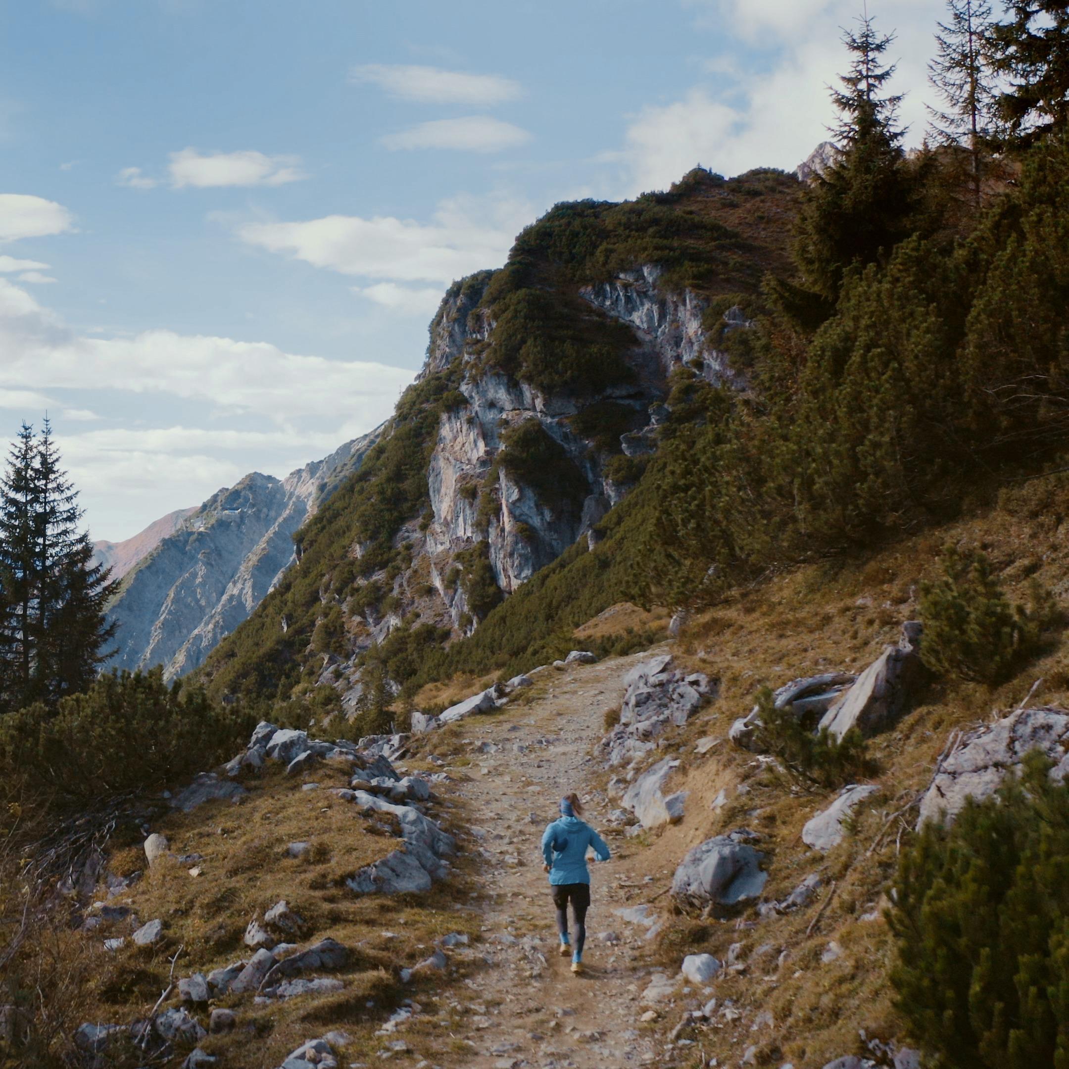 Nadine Wallner hiking in Mammut clothing